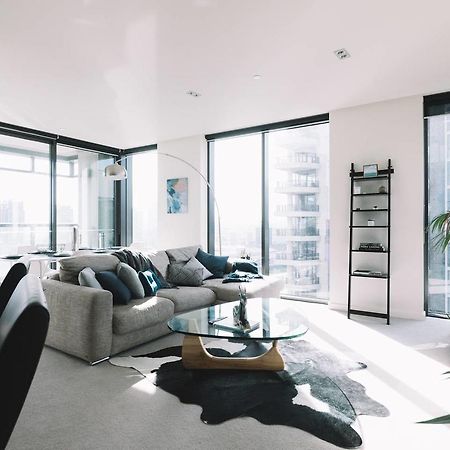 Experience Waterfront Luxury With Views Apartment Melbourne Bagian luar foto