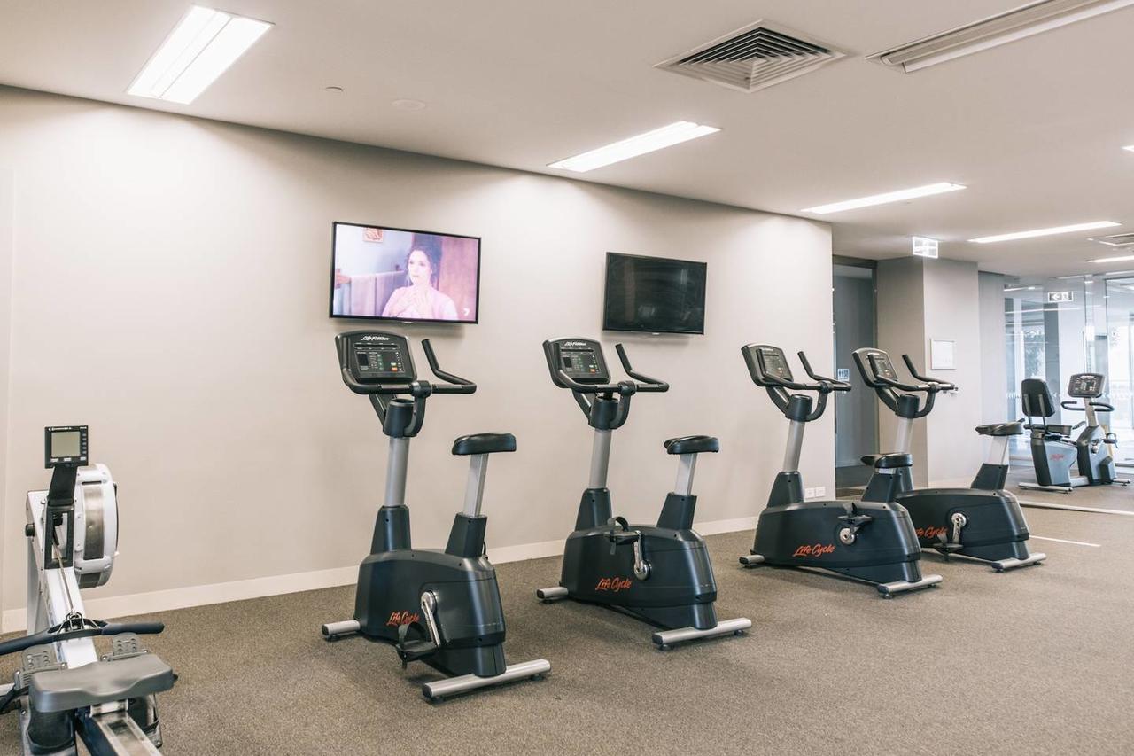 Experience Waterfront Luxury With Views Apartment Melbourne Bagian luar foto